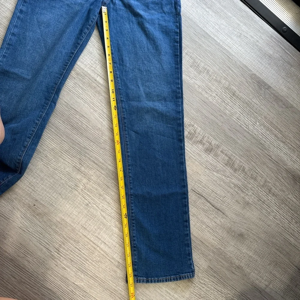 Old Navy Women's Straight Leg Blue Jeans size XXL(18)